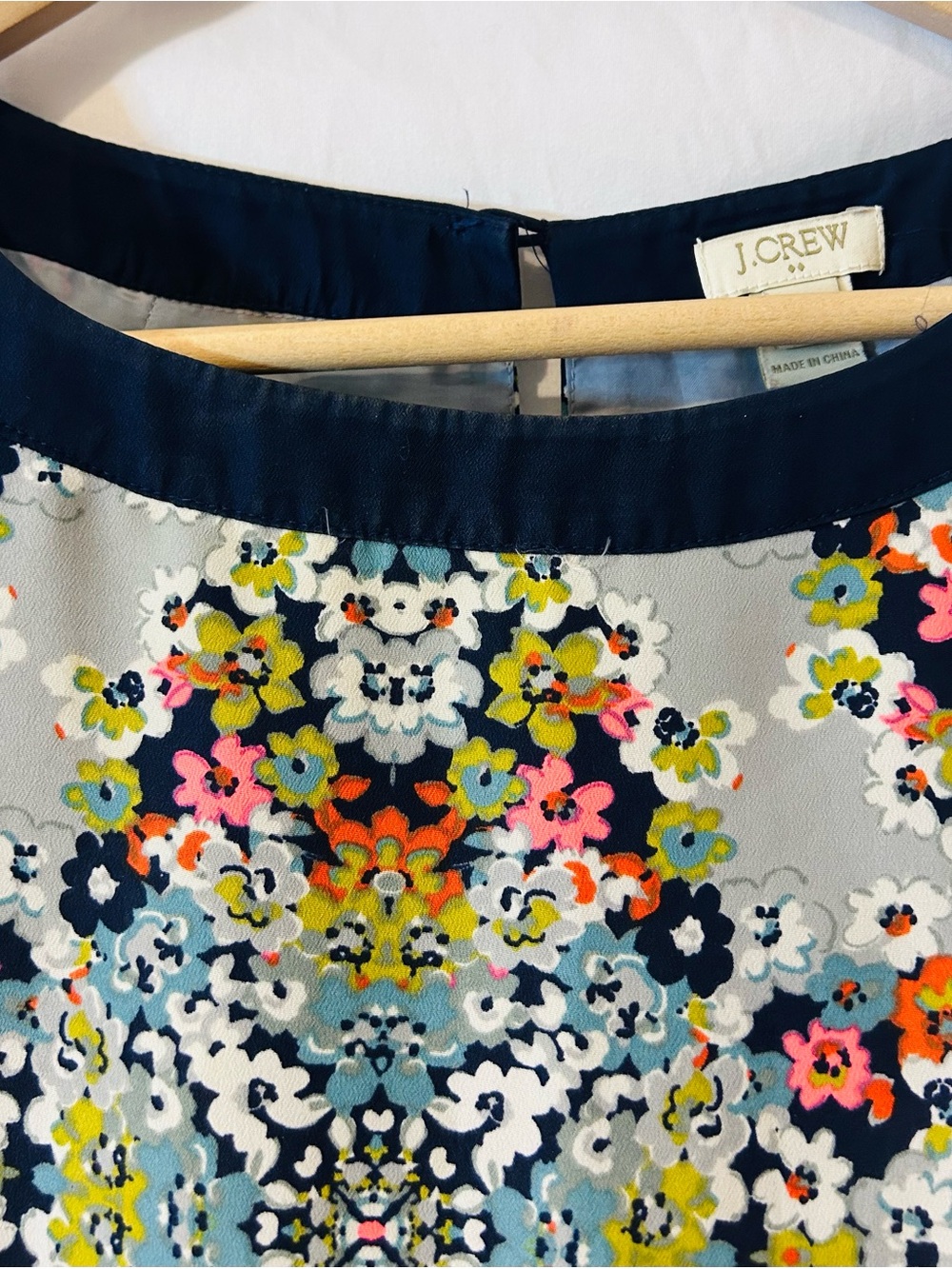 J.CREW Womens Silk Gray Misty Fog Floral Navy Trim 3/4 Sleeve Shift Dress Sz 6 - Picture 2 of 9